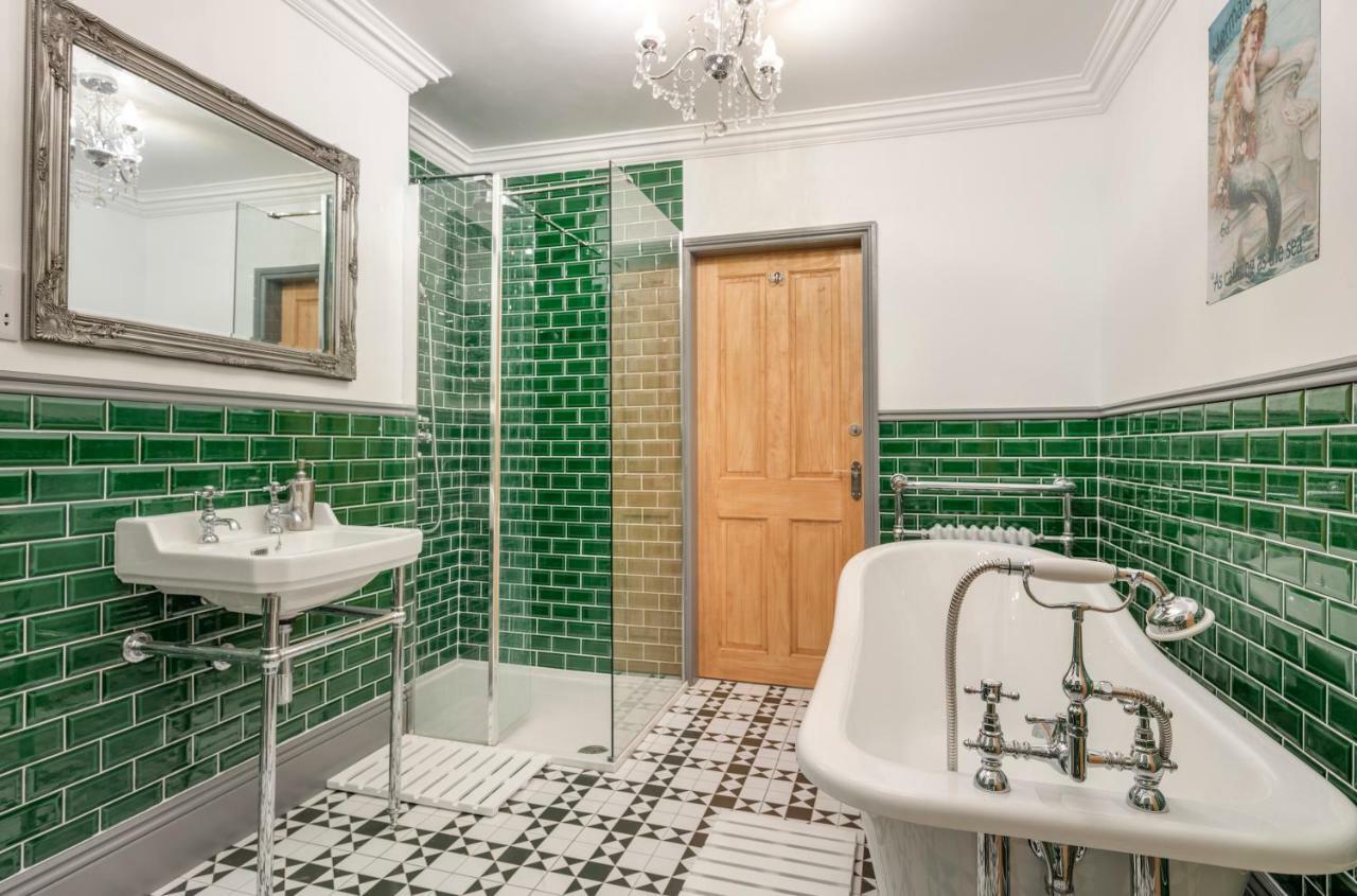 See Glympse Whitby Exterior photo